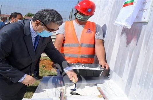 Djerad pose la 1e pierre d’un projet de réalisation de logements AADL à Alger