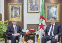 Fabrication d’ascenseurs pour les futures logements, Belaribi et les italiens en discussion