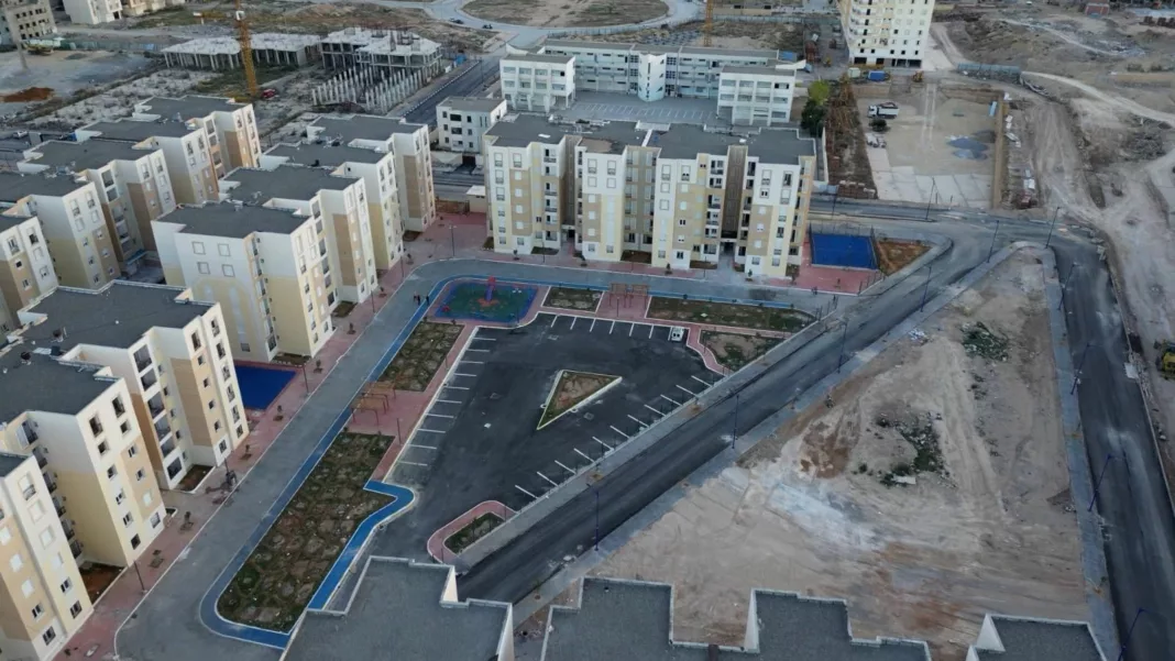 Vue aérienne d’une cité AADL 3 achevée