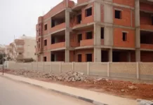 Oran : contrôles renforcés chez les promoteurs, un permis de construire gelé à Es-Sénia Chantier de promotion immobilière à Oran
